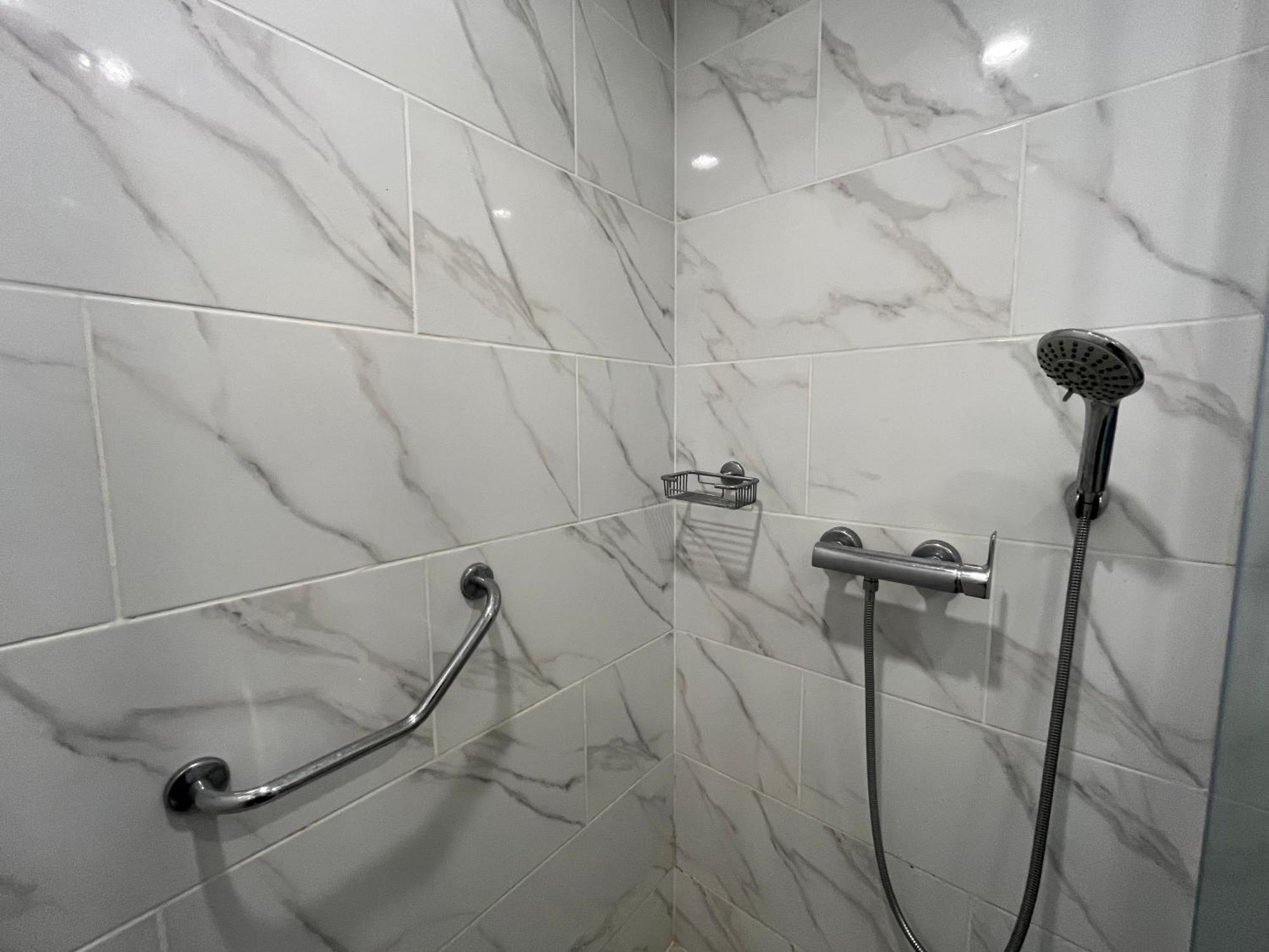Aparthotel Orbi City Sun Tower 43 Floor Batumi Zewnętrze zdjęcie