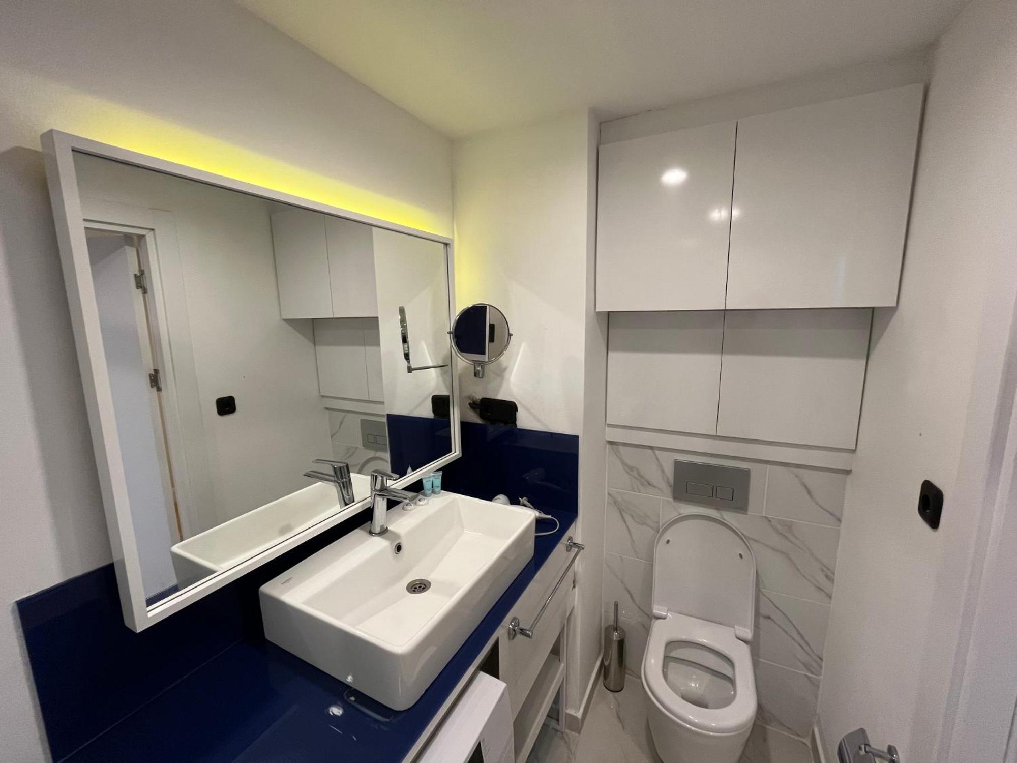 Aparthotel Orbi City Sun Tower 43 Floor Batumi Zewnętrze zdjęcie