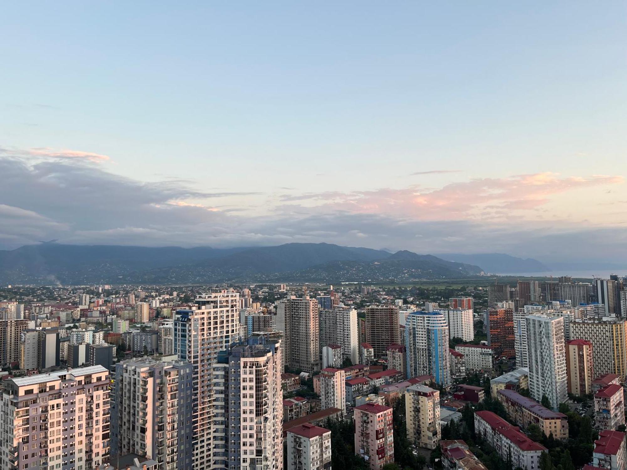 Aparthotel Orbi City Sun Tower 43 Floor Batumi Zewnętrze zdjęcie