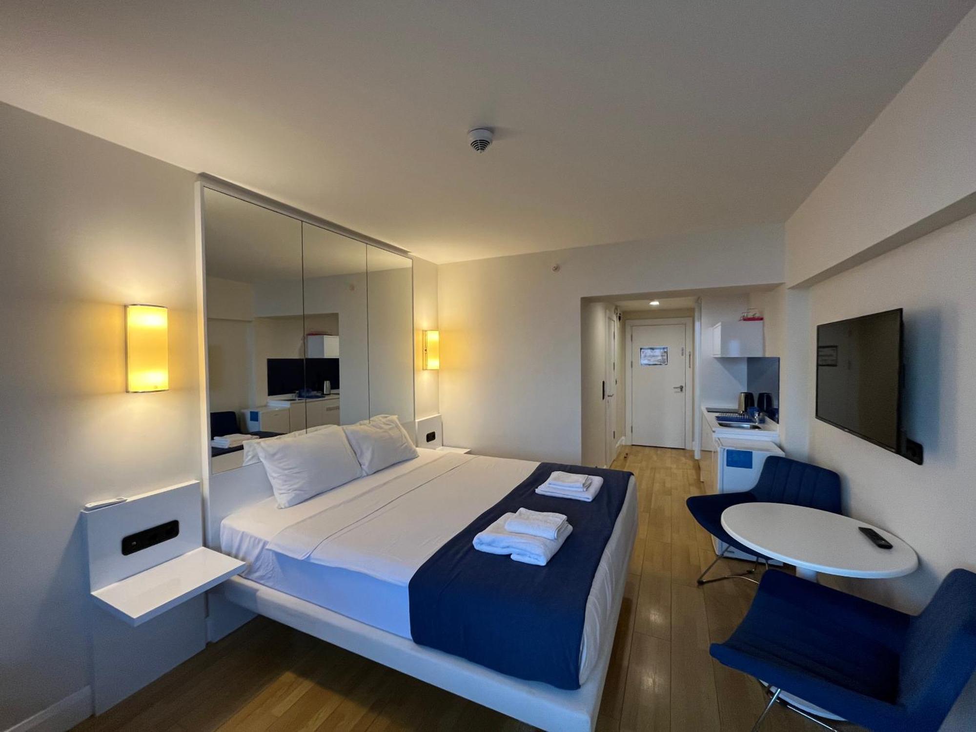 Aparthotel Orbi City Sun Tower 43 Floor Batumi Zewnętrze zdjęcie