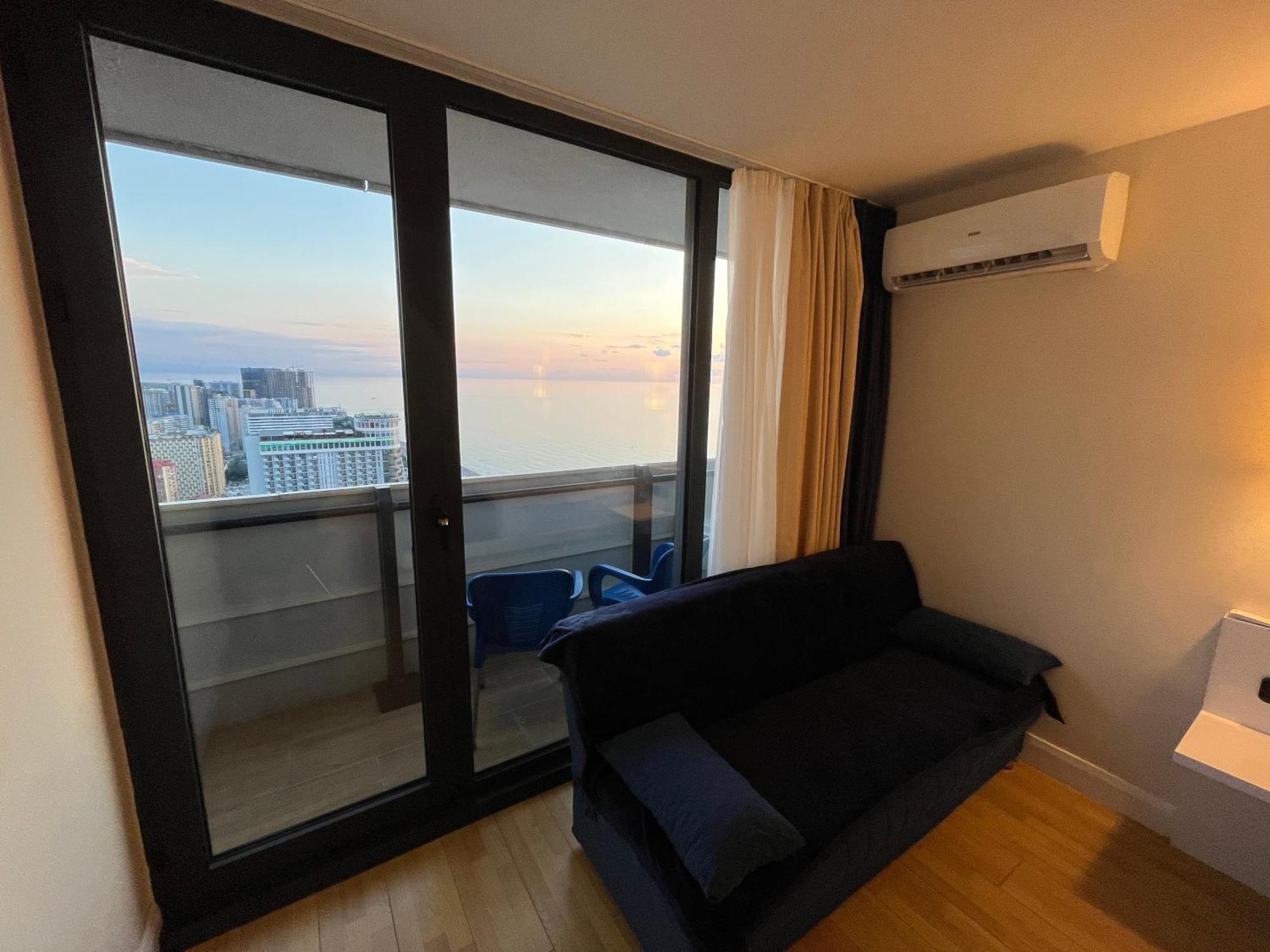 Aparthotel Orbi City Sun Tower 43 Floor Batumi Zewnętrze zdjęcie