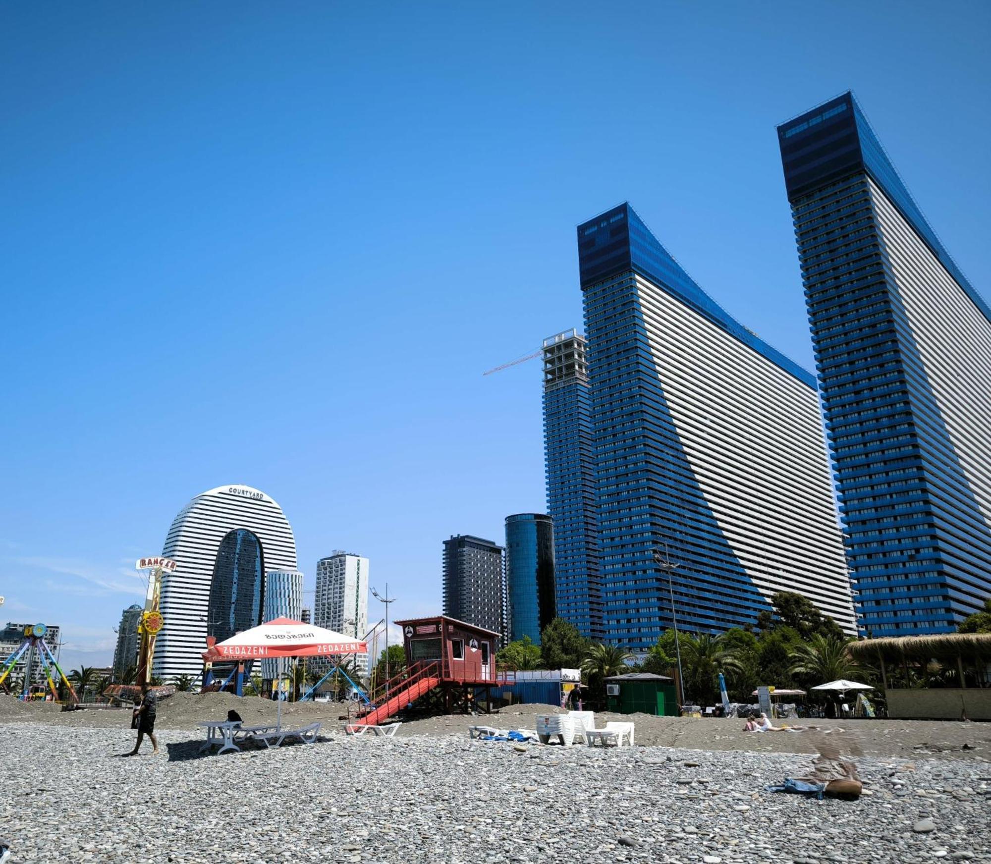 Aparthotel Orbi City Sun Tower 43 Floor Batumi Zewnętrze zdjęcie